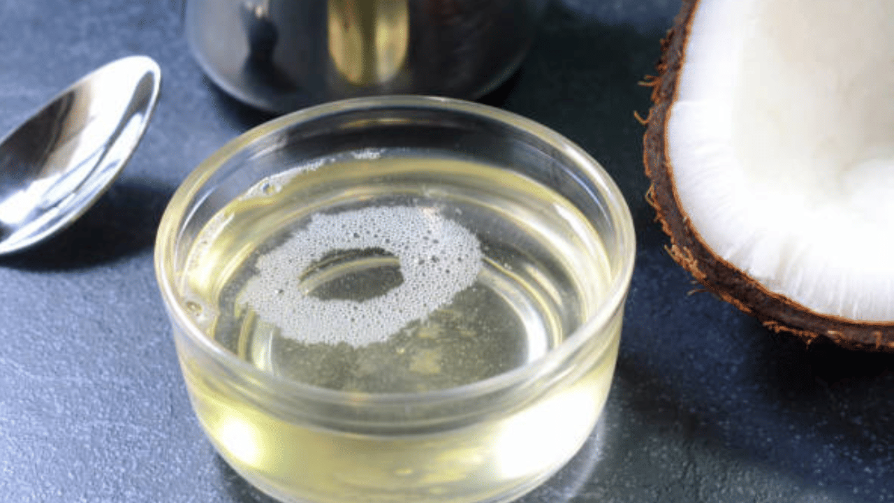 Coconut Oil Price: ദീപാവലി പണിയാകും, വെളിച്ചെണ്ണ വില ഉയരുന്നു