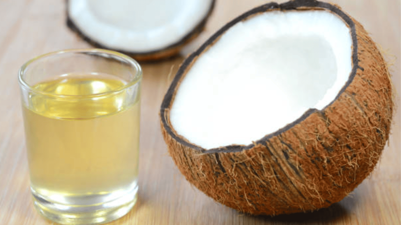 Coconut Oil: വെളിച്ചെണ്ണ ഗുണം ചെയ്തു, സപ്ലൈകോയിൽ റെക്കോർഡ് വരുമാനം Coconut Oil: വെളിച്ചെണ്ണ ഗുണം ചെയ്തു, സപ്ലൈകോയിൽ റെക്കോർഡ് വരുമാനം