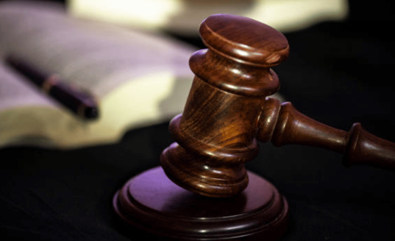 Supreme Court: ബലാത്സം​ഗ പരാതി നൽകി യുവതിയുടെ പ്രതികാരം, എഫ്‌ഐആർ റദ്ദാക്കി സുപ്രീംകോടതി