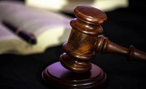 Supreme Court: ബലാത്സം​ഗ പരാതി നൽകി യുവതിയുടെ പ്രതികാരം, എഫ്‌ഐആർ റദ്ദാക്കി സുപ്രീംകോടതി