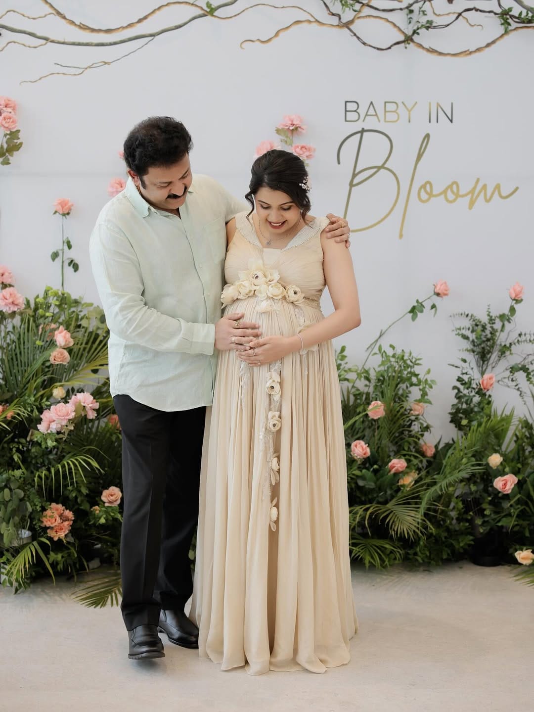 തന്റെ അച്ഛൻ ഇപ്പോഴും ആ പെൺകുട്ടികളെ അല്ല അവരുടെ പ്രവൃത്തിയെയാണ് കുറ്റപ്പെടുത്തുന്നത് എന്നാണ് ദിയ പറയുന്നത്. തനിക്ക് പറ്റുന്നത് പോലെ എല്ലാ സൗകര്യങ്ങളും അവർക്ക് താൻ ചെയ്ത് കൊടുത്തിട്ടുണ്ട്. തനിക്ക് വരുന്ന സാംപിൾ പീസസ് പോലും വന്നോയെന്ന് ചോദിച്ചാൽ വന്നില്ലെന്നാണ് ഇവർ പറഞ്ഞിരുന്നത്. ​