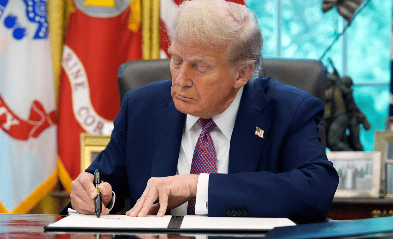 H1 B Visa: ലോട്ടറി സമ്പ്രദായം നിർത്തലാക്കാൻ നിർദേശം; H1B വിസ പദ്ധതി പരിഷ്കരിക്കാൻ ട്രംപ്