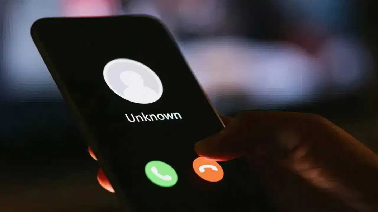 Spam Call issue: ഒറ്റ ക്ലിക്കിൽ സ്പാം കോളുകളുടെ ശല്യം ഒഴിവാക്കാം... ഈ സിംപിൾ ടെക്നിക് പ്രയോഗിക്കൂ... Spam Call issue: ഒറ്റ ക്ലിക്കിൽ സ്പാം കോളുകളുടെ ശല്യം ഒഴിവാക്കാം... ഈ സിംപിൾ ടെക്നിക് പ്രയോഗിക്കൂ...