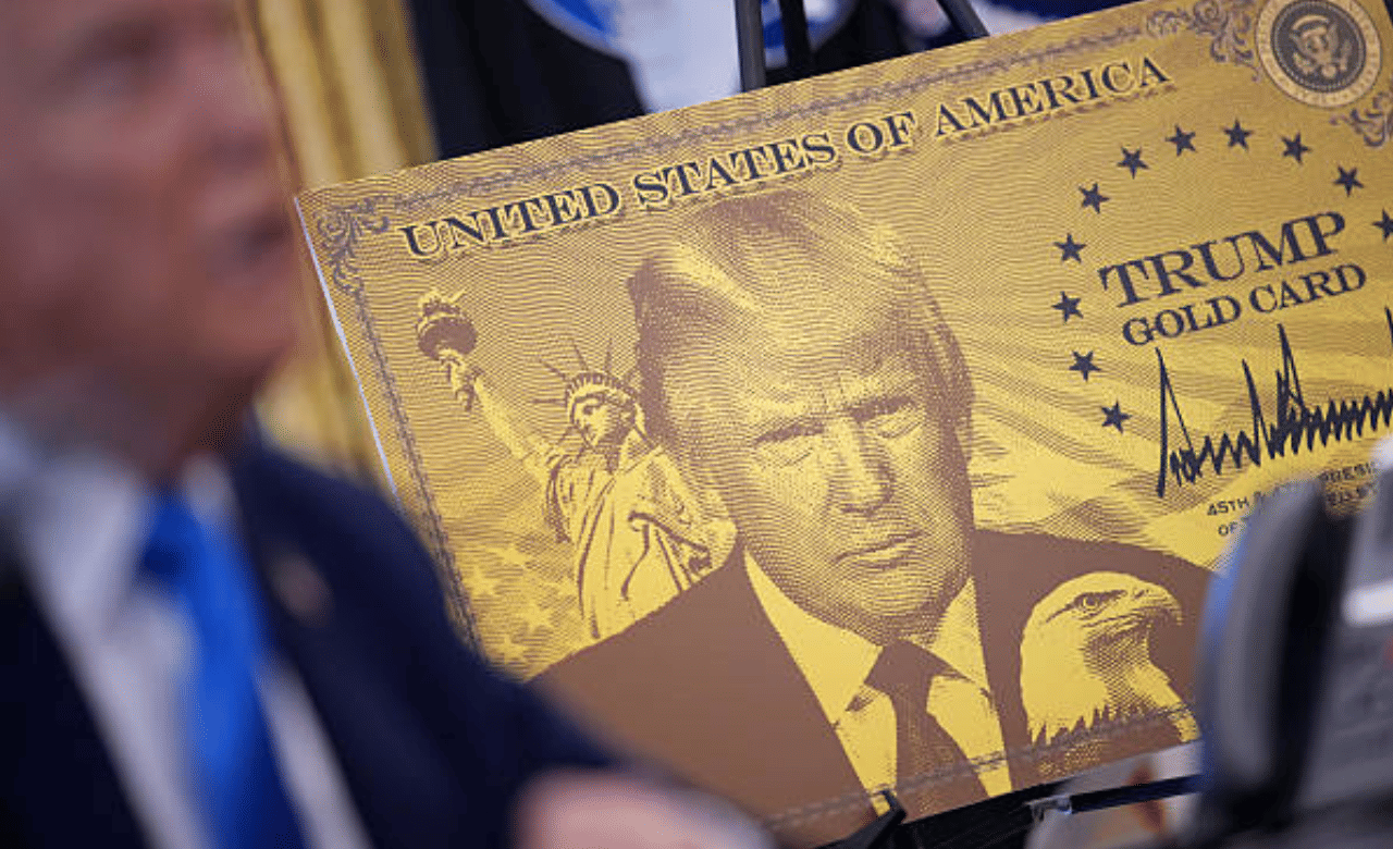 Trump Gold Card: യുഎസിലെ ജോലിയാണോ സ്വപ്നം? ട്രംപിന്റെ ​ഗോൾഡ് കാർഡ് എന്താണെന്ന് അറിയാമോ?