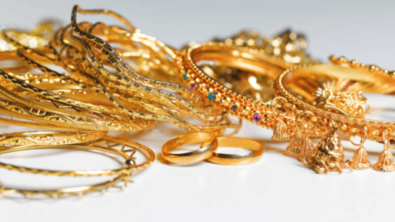 Family Gold Tax: പാരമ്പര്യ സ്വർണം വിൽക്കുന്നുണ്ടോ? ഈ നിയമങ്ങൾ അറിഞ്ഞിരിക്കണം