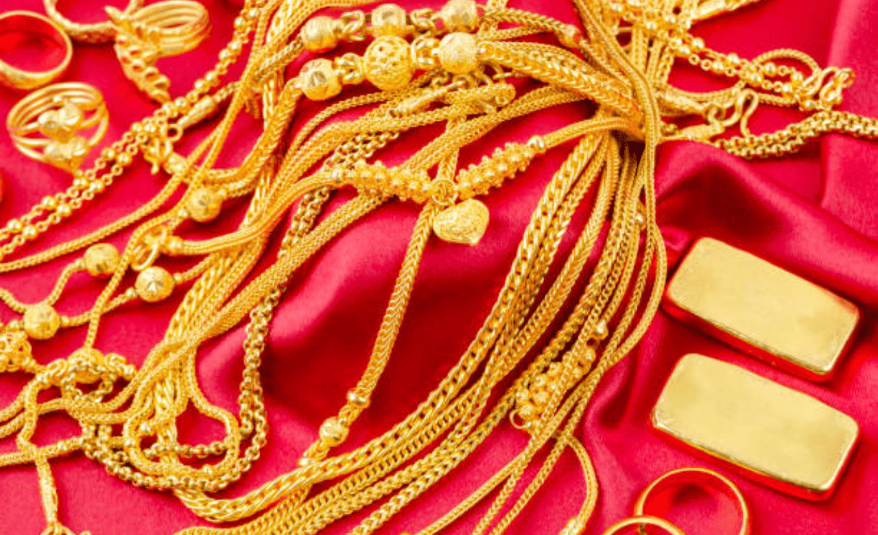 Kerala Gold Rate: സ്വർണം ഇനി കിട്ടാക്കനിയോ? റെക്കോർഡുകൾ തകർത്തു, 84,000ന് അടുത്ത് വില