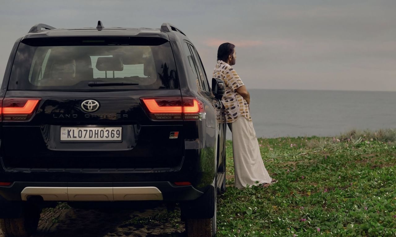 ഇപ്പോഴിതാ മമ്മൂട്ടിയുടെ അസുഖവുമായും ചികിത്സയുമായും ബന്ധപ്പെട്ട കാര്യങ്ങളെ കുറിച്ച് സഹോദരന്‍ ഇബ്രാഹിംകുട്ടി പറഞ്ഞ വാക്കുകളാണ് സോഷ്യൽ മീഡിയയിൽ വൈറലാകുന്നത്.രോഗാവസ്ഥയുടെ സമയത്ത് മമ്മൂട്ടിയെക്കുറിച്ച് സോഷ്യല്‍ മീഡിയയിൽ വന്ന തെറ്റായ പ്രചരണങ്ങളെ കുറിച്ചും ഇബ്രാഹിംകുട്ടി പറഞ്ഞു.