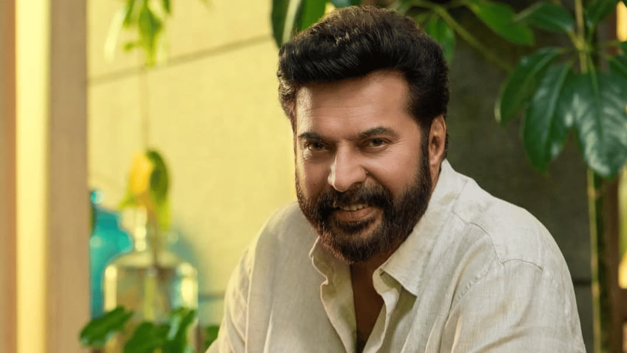 ഒരു സിനിമയ്ക്ക് മമ്മൂട്ടി വാങ്ങിക്കുന്ന പ്രതിഫലം 10 കോടിയാണെന്നാണ് റിപ്പോർട്ട്. അതിഥി വേഷങ്ങൾ ചെയ്യുമ്പോൾ പ്രതിഫലത്തിൽ കുറവുകൾ വരാറുണ്ട്. 
മണികൺട്രോളിന്റെ റിപ്പോർട്ട് പ്രകാരം 340 കോടിയാണ് മമ്മൂട്ടിയുടെ ആസ്തി. (Image Credit: Instagram)