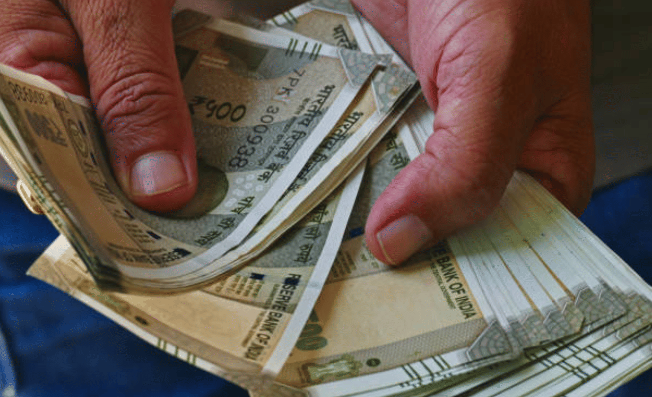 Diwali bonus: സർക്കാർ ജീവനക്കാർക്ക് ദീപാവലി സമ്മാനം; ബോണസായി ലഭിക്കുന്നത് ഇത്രയും ദിവസത്തെ ശമ്പളം