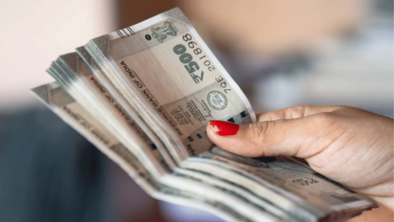 7th Pay Commission: സർക്കാർ ജീവനക്കാർക്ക് ദീപാവലി സമ്മാനം; ക്ഷാമബത്ത വർദ്ധിപ്പിച്ചേക്കും 7th Pay Commission: സർക്കാർ ജീവനക്കാർക്ക് ദീപാവലി സമ്മാനം; ക്ഷാമബത്ത വർദ്ധിപ്പിച്ചേക്കും