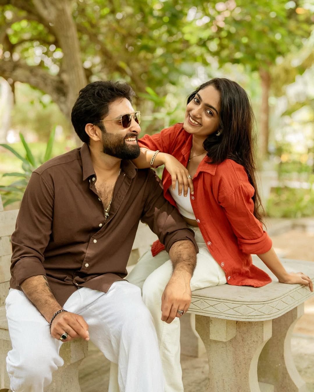 ബിന്നി നോമിനേഷനിൽ ഉണ്ടെന്ന് അറിഞ്ഞാൽ തന്നെ തനിക്ക് ചങ്കിടിപ്പ് കൂടുമെന്ന് ഫിൽമിബീറ്റ് മലയാളത്തിന് നൽകിയ അഭിമുഖത്തിൽ നൂബിൻ ജോണി പറയുന്നു.ബിന്നി നോമിനേഷനിൽ വന്നുവെന്ന് അറിഞ്ഞാൽ പിന്നെ ടെൻഷനാണെന്നും ചങ്കിന് വേദന എടുക്കുമെന്നുമാണ് നൂബിൻ പറയുന്നത്.