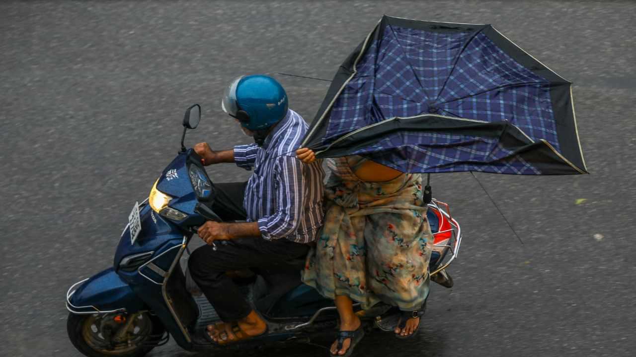 Kerala Rain Alert Today: സംസ്ഥാനത്ത് ശക്തമായ കാറ്റോടും ഇടിമിന്നലോടും കൂടിയ മഴ; വിവിധ ജില്ലകളിൽ യെല്ലോ അലർട്ട്