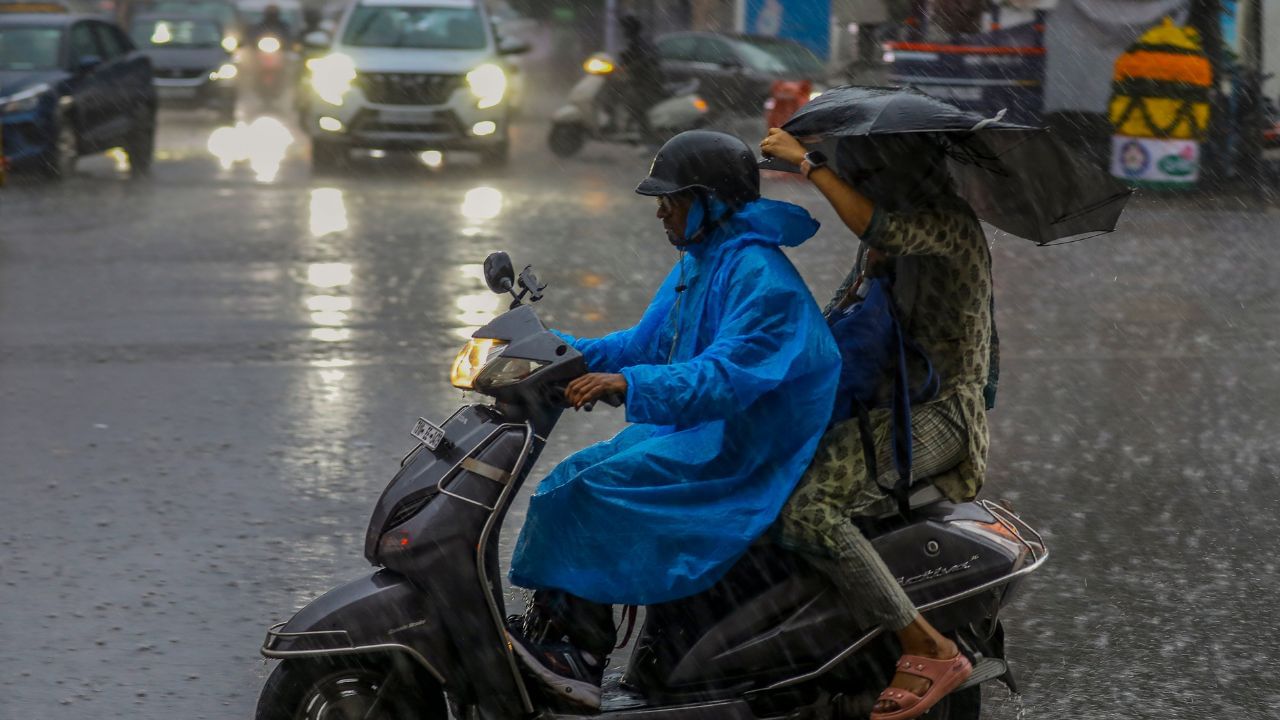 Kerala Rain Alert Today: സംസ്ഥാനത്ത് 2 ദിവസം ഇടിമിന്നലോടെയുള്ള മഴക്ക് സാധ്യത; അടുത്ത മൂന്ന് മണിക്കൂറിൽ ഈ ജില്ലകൾക്ക് മുന്നറിയിപ്പ്
