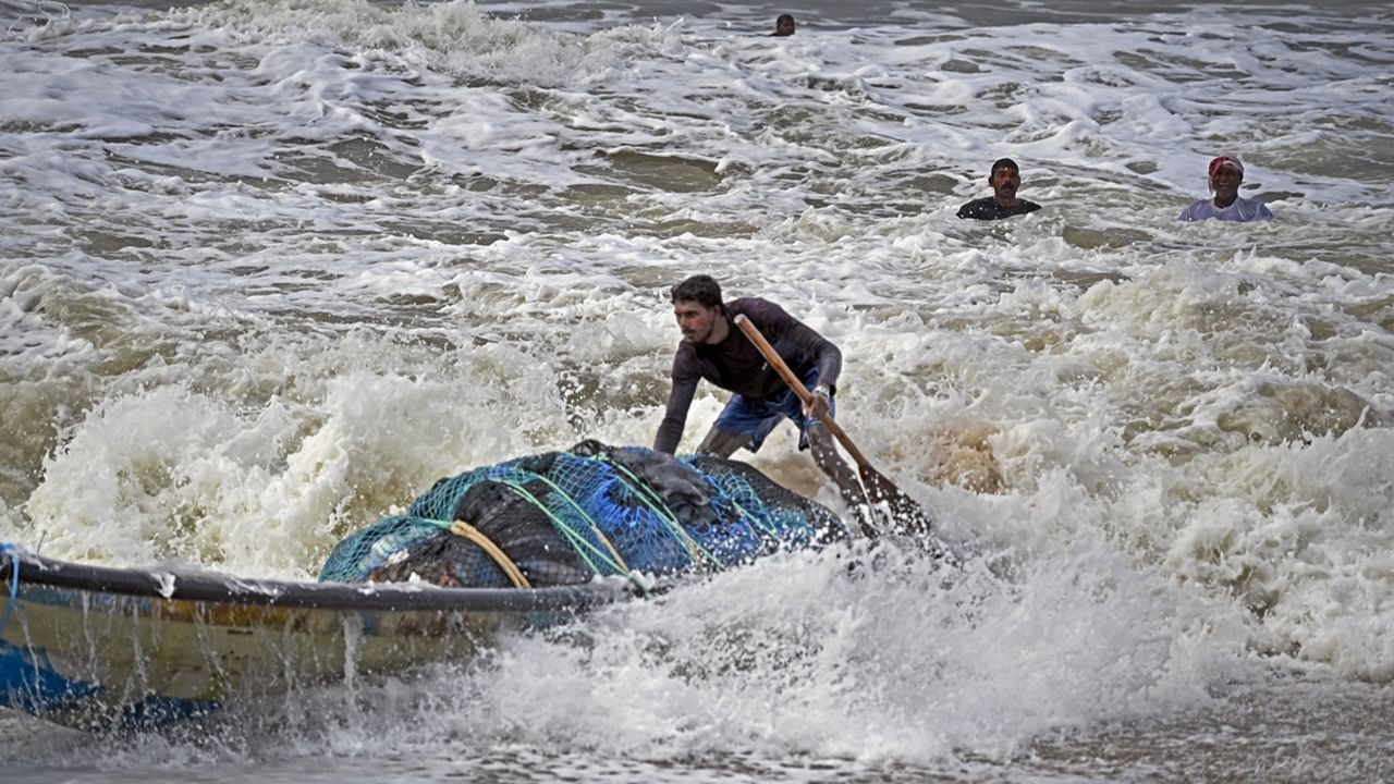 Sea Attack Warning Kerala: കടലാക്രമണത്തിന് സാധ്യത, തീരദേശവാസികള്‍ക്ക് ജാഗ്രതാ നിര്‍ദ്ദേശം