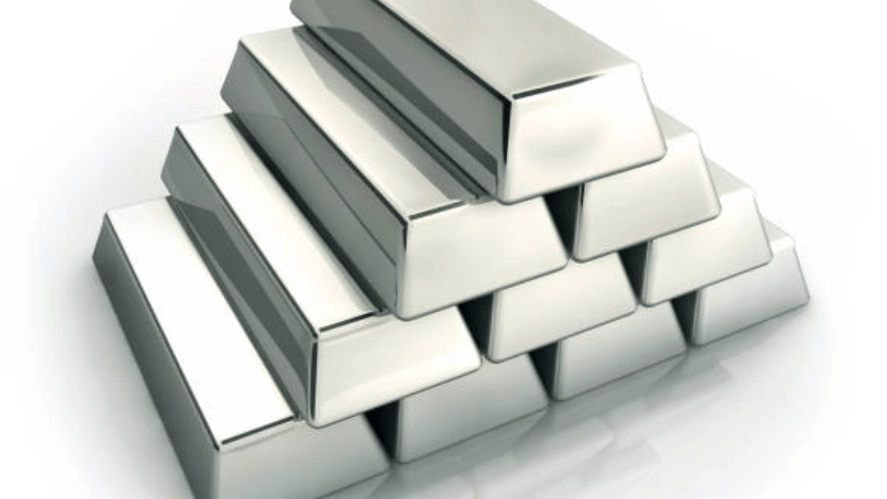 സെപ്റ്റംബർ 1 മുതൽ വെള്ളി ഹാൾമാർക്കിംഗ് നടപ്പാക്കിയെങ്കിലും ഇതു നിർബന്ധമല്ല. ഹാൾമാർക്കിംഗ് നിർബന്ധമായാൽ സ്വർണ്ണത്തിന് സമാനമായി ഹാൾമാർക്ക് ചെയ്ത വെള്ളി മാത്രമേ വിൽക്കാൻ കഴിയൂ. (Image Credit: Getty Images)