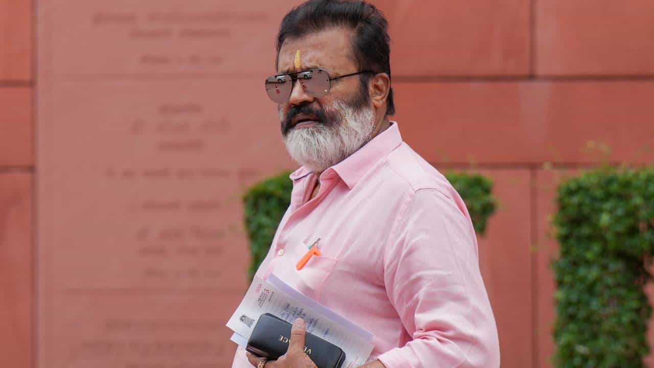 Suresh Gopi: തറക്കല്ലിടാതെ വോട്ടഭ്യർത്ഥനയുമായി വരില്ല! എയിംസ് ആലപ്പുഴയിൽ അല്ലെങ്കിൽ തൃശ്ശൂരിൽ; സുരേഷ് ഗോപി