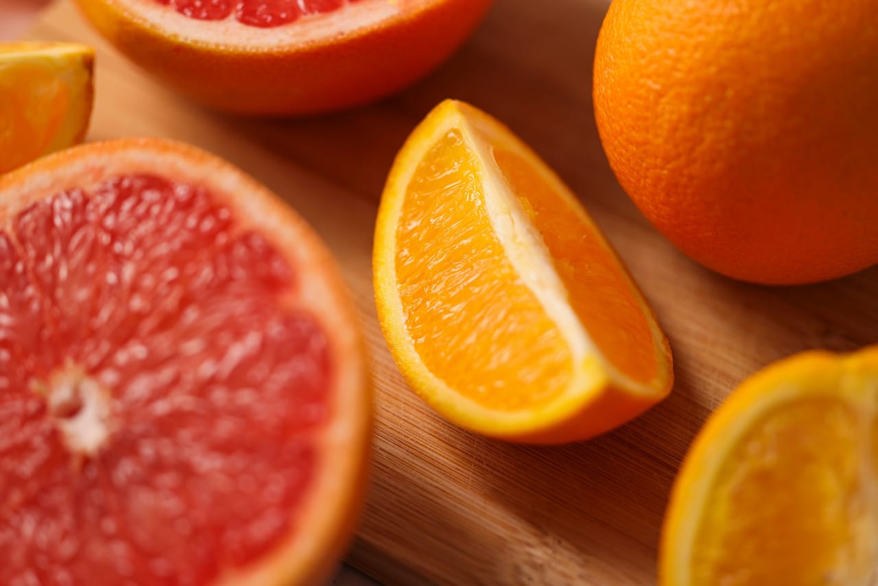 മുറിവ് ഉണങ്ങാൻ വൈകുന്നു: ചർമ്മത്തെയും കലകളെയും നന്നാക്കുന്ന കൊളാജൻ ഉത്പാദനത്തിന് വൈറ്റമിൻ സി വളരെയധികം സഹായിക്കുന്നു. നിങ്ങളുടെ ശരീരത്തിൽ മുറിവുകൾ ഉണങ്ങാൻ കൂടുതൽ സമയമെടുക്കുന്നുണ്ടെങ്കിൽ അത് ചിലപ്പോൾ വൈറ്റമിൻ സിയുടെ കുറവ് മൂലമായേക്കാം. അതിനാൽ കൃത്യമായി പരിശോധിച്ച് വേണ്ട ചികിത്സ നൽകുക. (Image Credits: Unsplash)