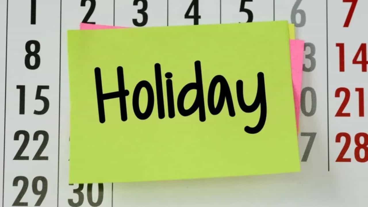 New Year Holiday: മൂന്ന് ദിവസം അവധിയുണ്ടേ...നാട്ടില്‍ വരാം ട്രിപ്പ് പോകാം