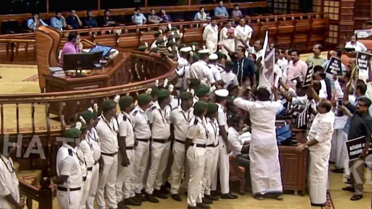 MLAs Suspended: നിയമസഭയിൽ മൂന്ന് എംഎൽഎമാർക്ക് സസ്പൻഷൻ; നടപടി വാച്ച് ആൻഡ് വാർഡിനെ മർദിച്ചതിൽ