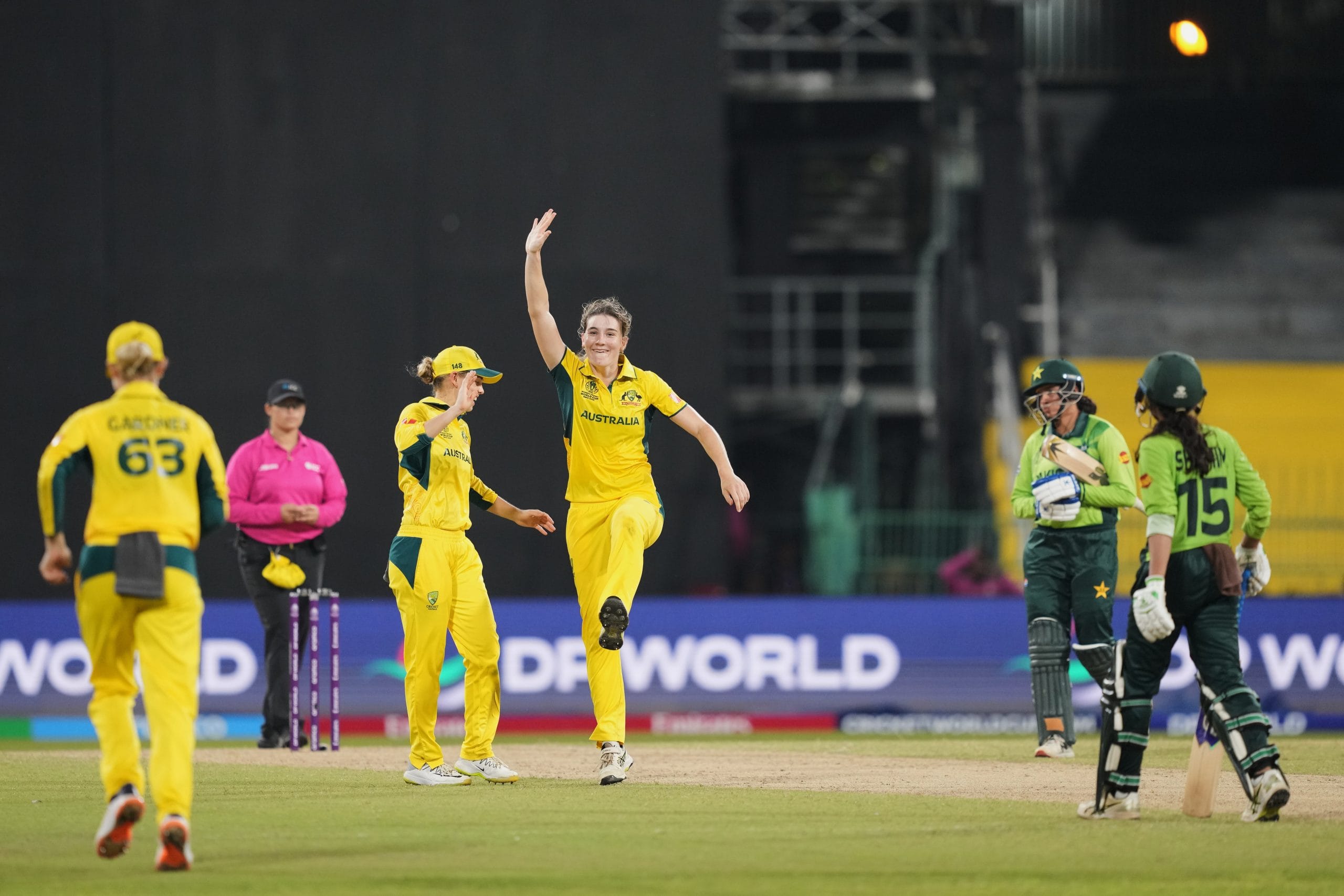 പാകിസ്താൻ - ബംഗ്ലാദേശ്, ഇന്ത്യ - പാകിസ്താൻ, ഓസ്ട്രേലിയ - പാകിസ്താൻ, ഇംഗ്ലണ്ട് - ശ്രീലങ്ക എന്നീ മത്സരങ്ങൾ തടസമില്ലാതെ നടന്നു. കൊളംബോയിലെ കഴിഞ്ഞ രണ്ട് മത്സരങ്ങളും മഴ മൂലം ഉപേക്ഷിക്കേണ്ടിവന്നു. ഇനി മൂന്ന് മത്സരങ്ങൾ കൂടിയാണ് കൊളംബോയിലുള്ളത്.
