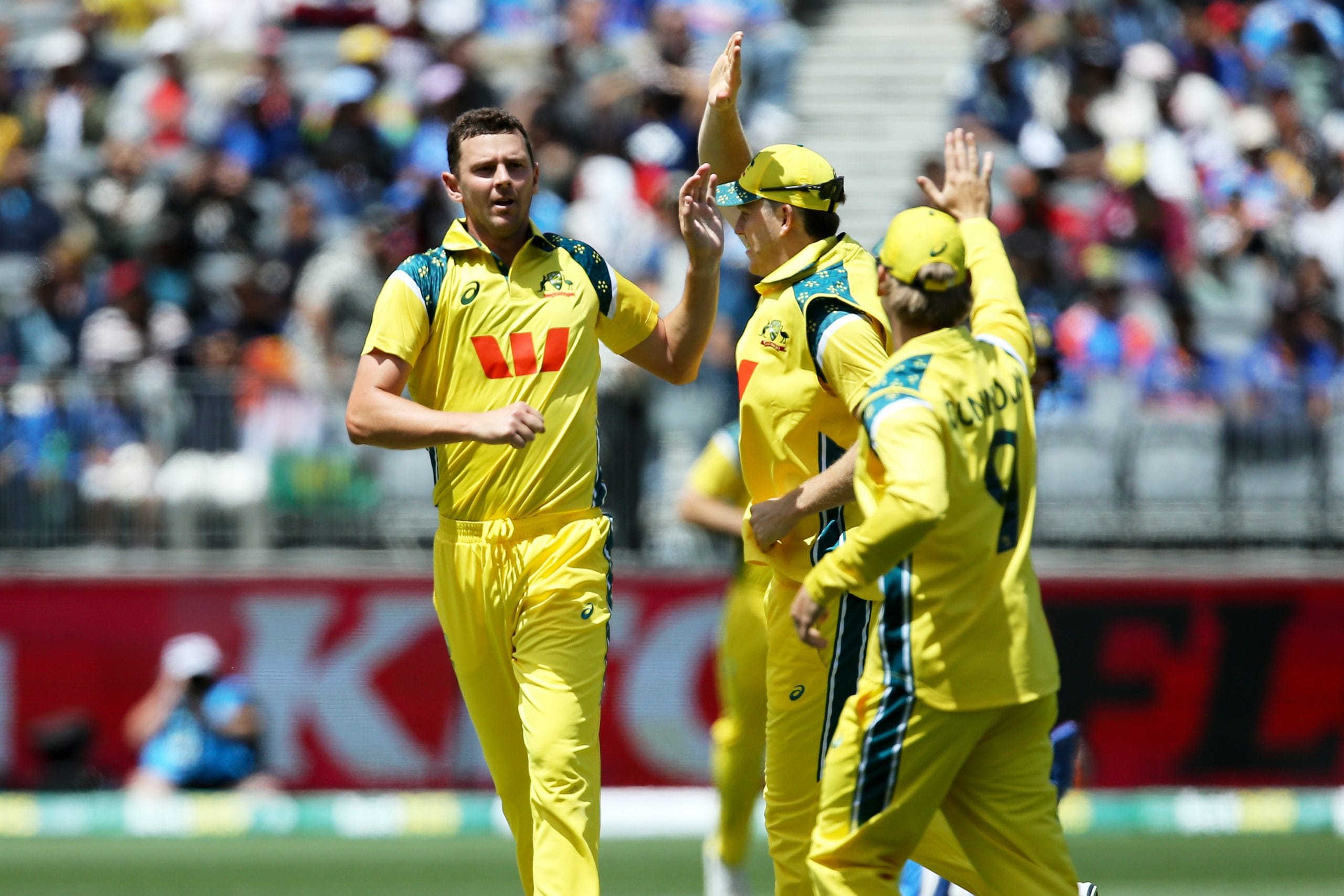 പെർത്തിലെപ്പോലെയല്ലെങ്കിലും അഡലെയ്ഡിൽ മഴഭീഷണിയുണ്ട്. എന്നാൽ, മത്സരം തടസപ്പെടുത്തുന്ന തരത്തിൽ മഴ പെയ്യില്ലെന്നാണ് റിപ്പോർട്ടുകൾ. ഓസ്ട്രേലിയയിൽ ഇന്ത്യയ്ക്ക് ഏറ്റവും പ്രിയപ്പെട്ട വേദിയാണ് അഡലെയ്ഡ്. അതുകൊണ്ട് തന്നെ ഇന്ത്യ വലിയ പ്രതീക്ഷയിലാണ്.
