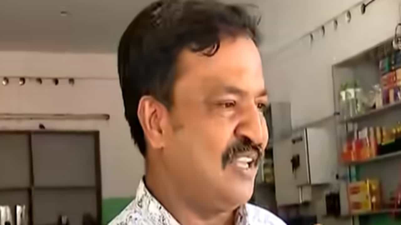 Thiruvonam Bumper 2025: അന്ന് ബാത്ത്‌റൂമില്‍ ഇരുന്നപ്പോള്‍, ഇന്ന് ഭക്ഷണം കഴിച്ചുകൊണ്ടിരുന്നപ്പോള്‍; ലതീഷ് വിറ്റ ടിക്കറ്റിന് ഒന്നാം സമ്മാനം ലഭിക്കുന്നത് ഇത് രണ്ടാം തവണ