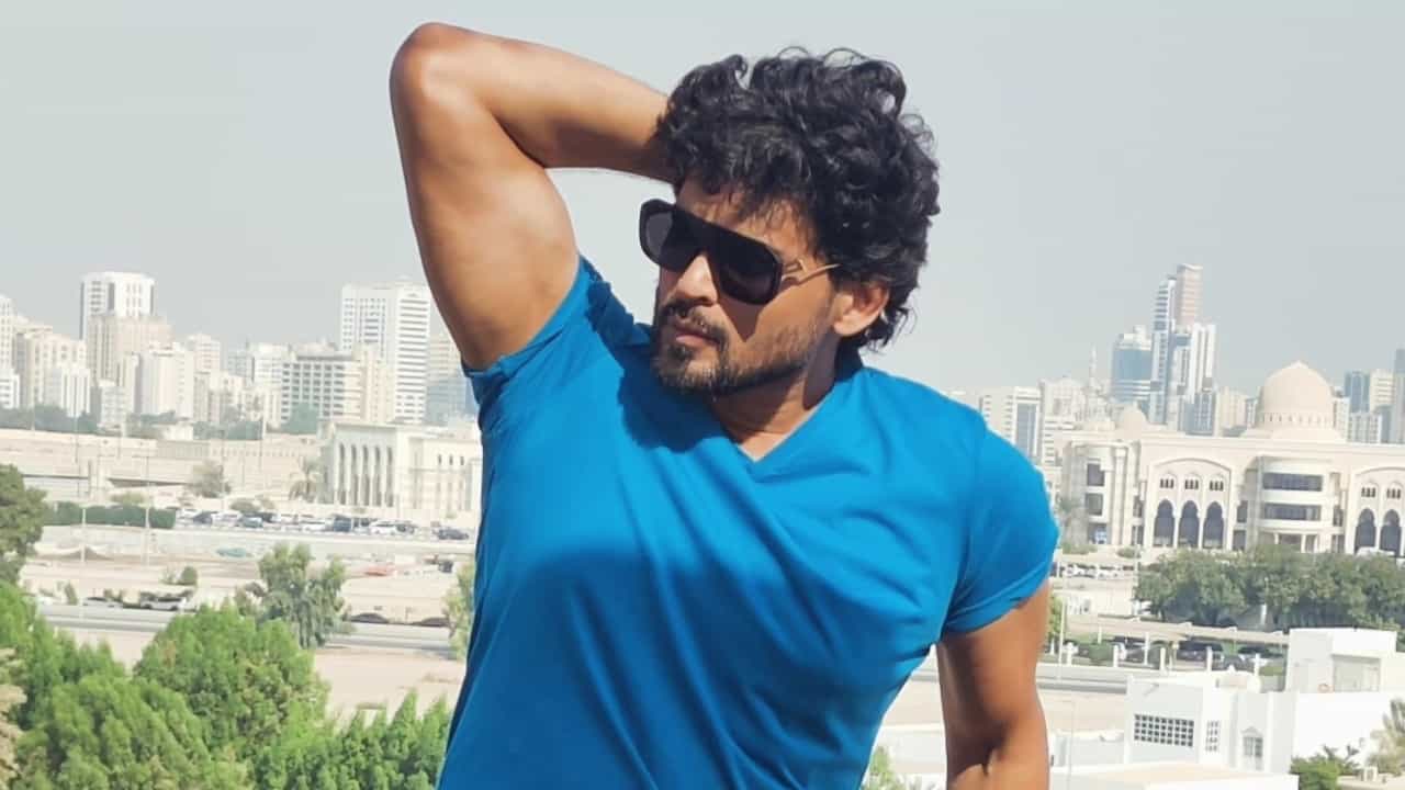 Ajmal Amir: കരുത്തർ ആശയങ്ങൾ ചർച്ചചെയ്യുന്നു; ദുർബലർ ആളുകളെപ്പറ്റി ചർച്ചചെയ്യുന്നു: ഫേസ്ബുക്ക് പോസ്റ്റുമായി അജ്മൽ അമീർ Ajmal Amir: കരുത്തർ ആശയങ്ങൾ ചർച്ചചെയ്യുന്നു; ദുർബലർ ആളുകളെപ്പറ്റി ചർച്ചചെയ്യുന്നു: ഫേസ്ബുക്ക് പോസ്റ്റുമായി അജ്മൽ അമീർ