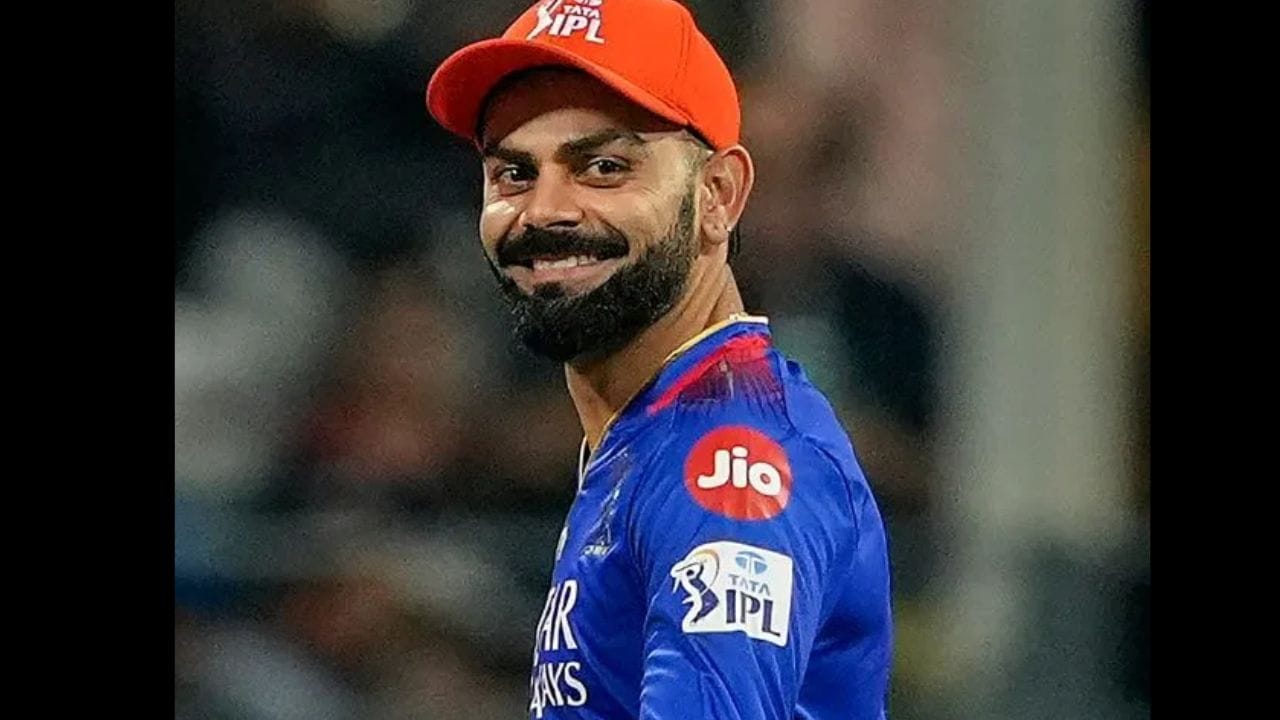 വിരാട് കോഹ്ലി: ക്രിക്കറ്റ് താരം സസ്യാഹാരത്തിലേക്ക് മാറി. മത്സരങ്ങളിലും അതിന്റെ പരിശീലനത്തിലും മണിക്കൂറുകൾ ചെലവഴിക്കുന്ന താരം ശാരീരികമായും മാനസികമായും ശക്തനായി നിലനിർത്താനായാണ് സസ്യാധിഷ്ഠിത ജീവിതശൈലി സ്വീകരിച്ചത്.
