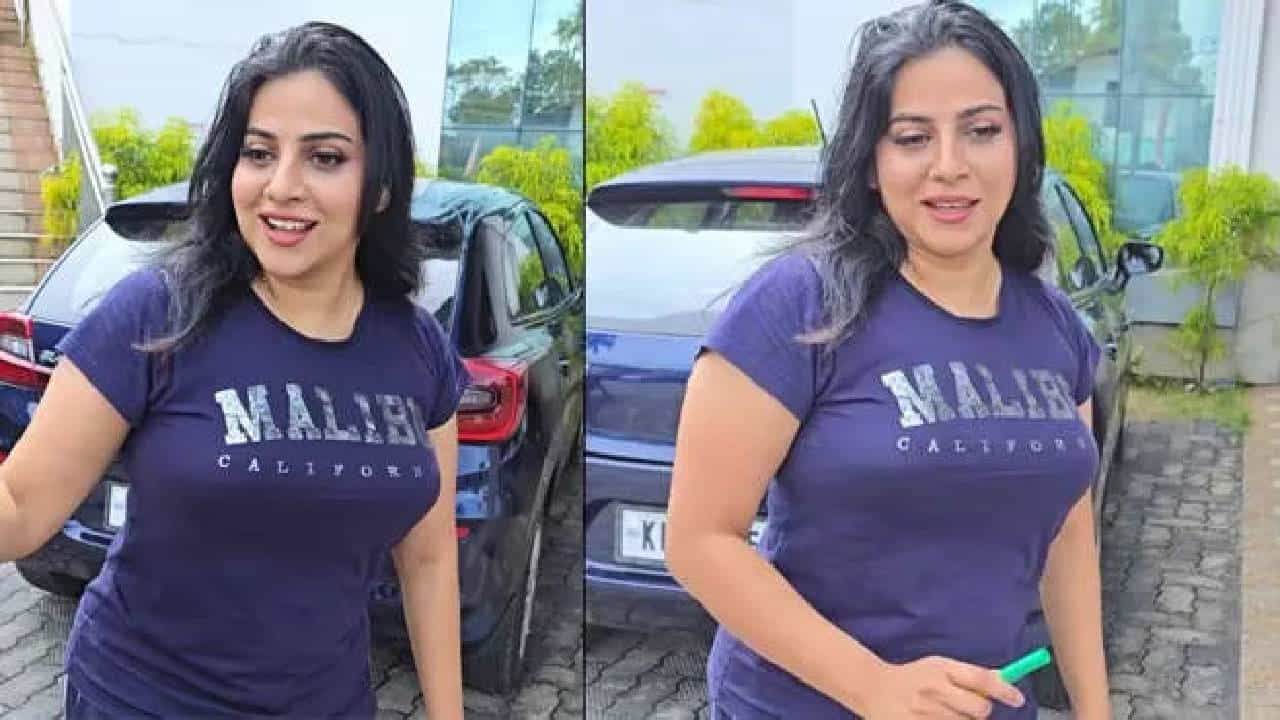 Anna Rajan: അന്ന രാജനോട് ടീ ഷര്ട്ടില് ഓട്ടോഗ്രാഫ് ആവശ്യപ്പെട്ടു; ആരാധകൻ ഇങ്ങനൊരു മറുപടി പ്രതീക്ഷിച്ച് കാണില്ല... Anna Rajan: അന്ന രാജനോട് ടീ ഷര്ട്ടില് ഓട്ടോഗ്രാഫ് ആവശ്യപ്പെട്ടു; ആരാധകൻ ഇങ്ങനൊരു മറുപടി പ്രതീക്ഷിച്ച് കാണില്ല...