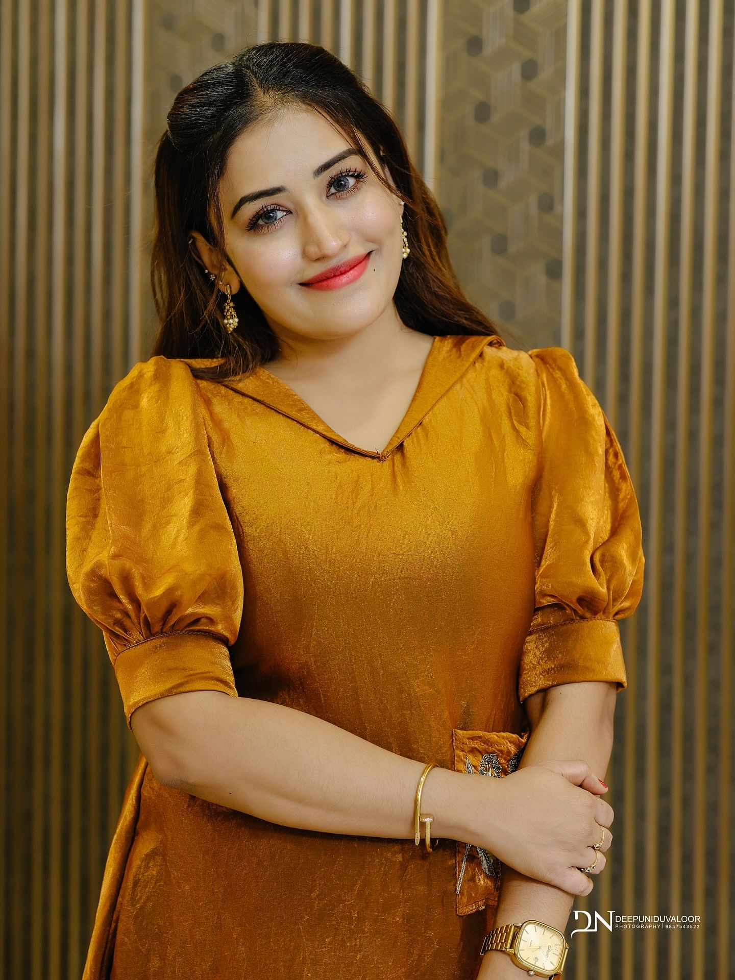  13 വയസ്സുള്ളപ്പോൾ അടുത്ത വീട്ടിലെ കുട്ടികൾക്ക് ട്യൂഷനെടുത്ത് പണം സമ്പാദിച്ചു.  50- 100 രൂപയൊക്കെയായിരുന്നു അന്ന് ലഭിച്ചത്. ഇത് തന്റെ  പഠനാവശ്യത്തിനും  യൂണിഫോം, ബുക്ക്, ബാഗ്  വാങ്ങിക്കാൻ ഉപയോ​ഗിക്കും.
