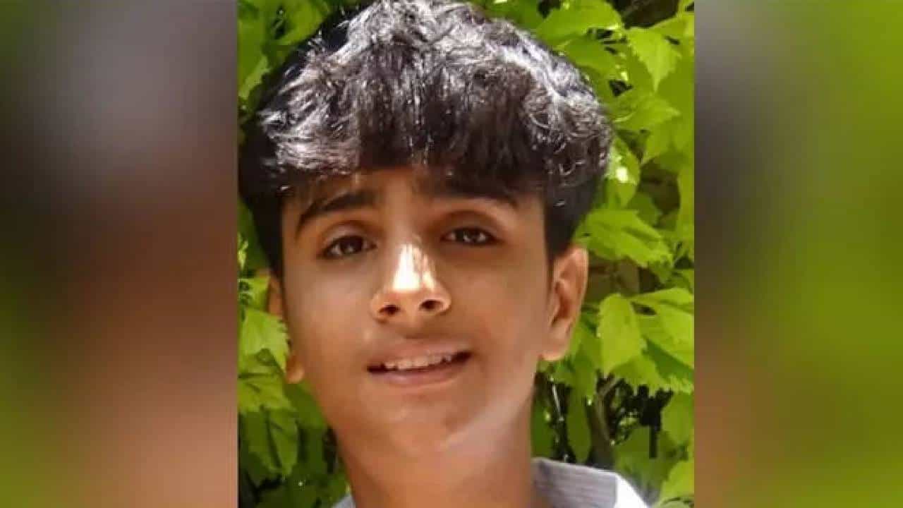 Palakkad Student’s Death: ഒമ്പതാം ക്ലാസുകാരൻ്റെ ആത്മഹത്യ; ക്ലാസ് ടീച്ചർക്കും പ്രധാന അധ്യാപികയ്ക്കും സസ്‌പെൻഷൻ; സ്കൂൾ അടച്ചിട്ടു