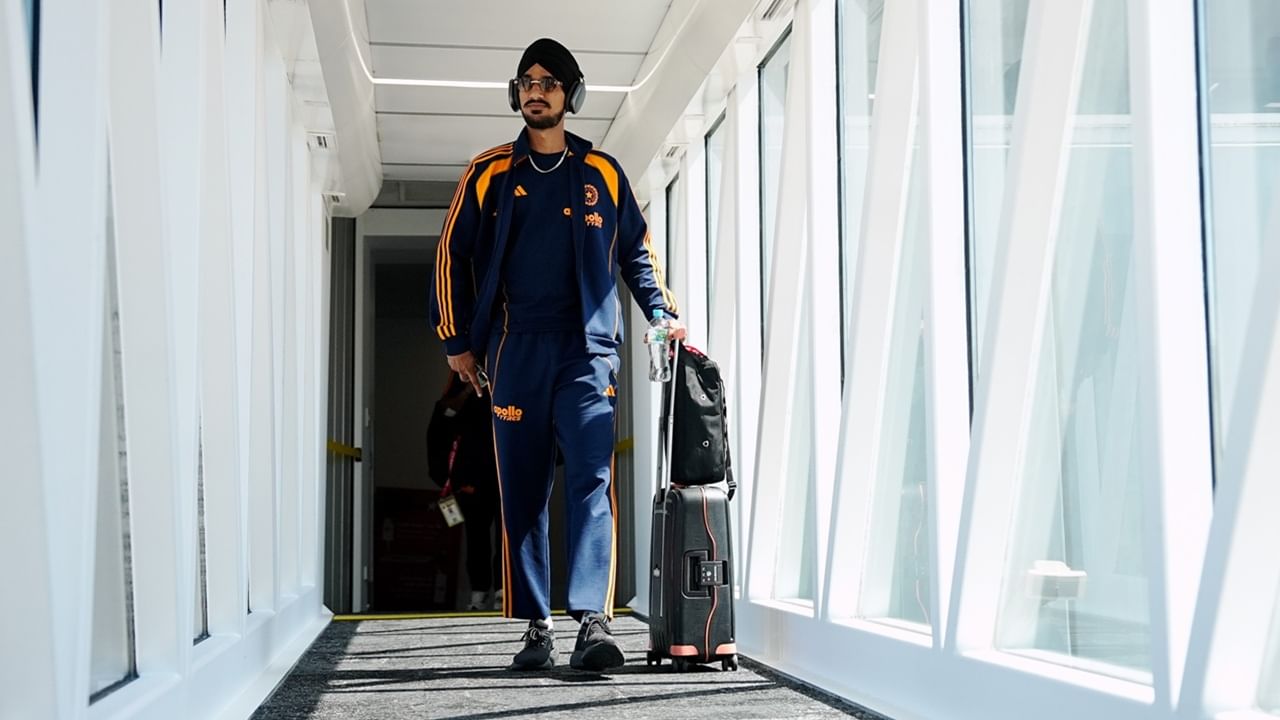 അര്‍ഷ്ദീപ് സിങും ഇന്ന് കളിക്കുന്നില്ല.  നിതീഷ് കുമാര്‍ റെഡ്ഡിക്ക് പകരം കുല്‍ദീപ് യാദവ് കളിക്കും. അര്‍ഷ്ദീപിന് പകരം പ്രസിദ്ധ് കൃഷ്ണയെ പ്ലേയിങ് ഇലവനില്‍ ഉള്‍പ്പെടുത്തി. ഇന്ത്യന്‍ ടീമില്‍ മറ്റ് മാറ്റങ്ങളില്ല (Image Credits: facebook.com/IndianCricketTeam)