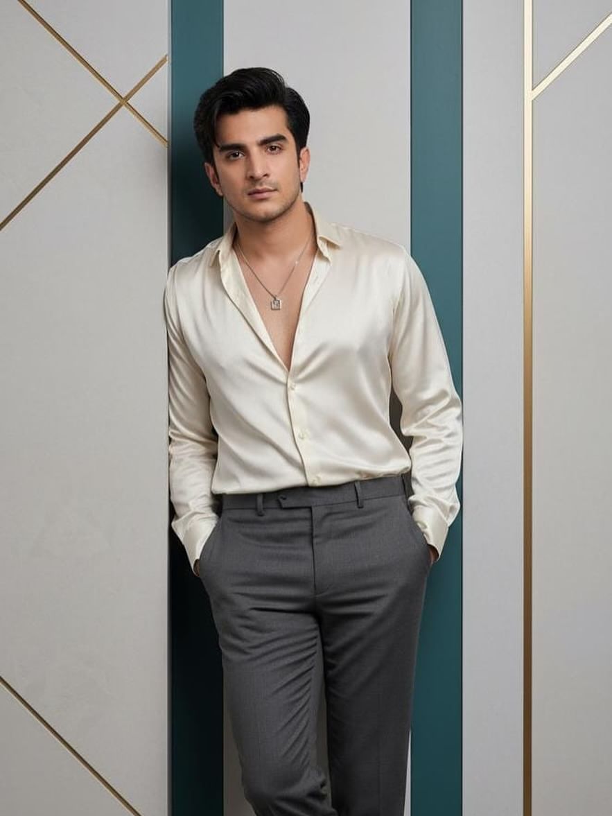 ഇതിനു ശേഷം മിക്ക അഭിമുഖങ്ങളിലും അനുമോൾക്കെതിരെ തുറന്നടിക്കുന്ന ആര്യനെയാണ് പ്രേക്ഷകർ കണ്ടത്. ഇപ്പോഴിതാ അനുമോളെക്കുറിച്ചുള്ള കൂടുതൽ ചോദ്യങ്ങളോട് പ്രതികരിക്കുകയാണ് താരം. പുറത്തിറങ്ങുന്നതിനു മുൻപ് അനുമോളെ ഹഗ് ചെയ്യാത്തതിന്റെ കാരണമാണ് താരം വെളിപ്പെടുത്തിയത്.