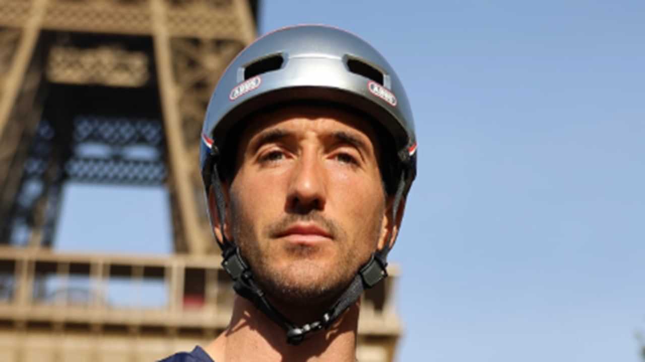 Viral News: കൊടൂര മാസ് ! ഈഫല്‍ ടവറില്‍ സൈക്കിള്‍ ചവിട്ടി കയറി ടിക് ടോക് താരം