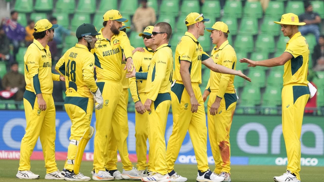 ഇന്ത്യയ്ക്കെതിരായ ഒന്നാം ഏകദിനത്തില് ഓസ്ട്രേലിയയ്ക്ക് രണ്ട് താരങ്ങളുടെ സേവനം നഷ്ടമാകും. വിക്കറ്റ് കീപ്പര് ബാറ്റര് ജോഷ് ഇംഗ്ലിസിനെയും, സ്പിന്നര് ആദം സാമ്പയെയും ഒഴിവാക്കിയെന്നാണ് റിപ്പോര്ട്ട്. 19നാണ് പരമ്പരയിലെ ആദ്യ മത്സരം നടക്കുന്നത് (Image Credits: PTI)
