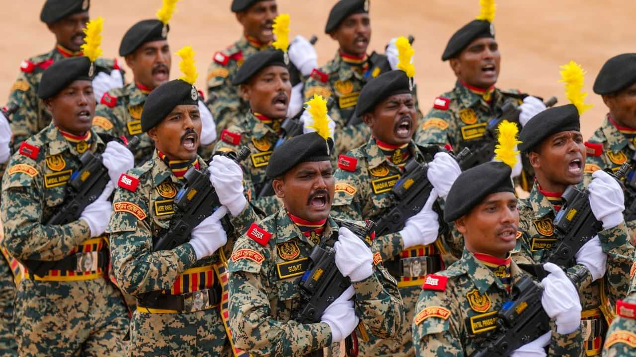 BSF Recruitment 2025: കായിക താരങ്ങൾക്ക് ബോർഡർ സെക്യൂരിറ്റി ഫോഴ്സിൽ തൊഴിലവസരം; വൈകാതെ അപേക്ഷിച്ചോളൂ BSF Recruitment 2025: കായിക താരങ്ങൾക്ക് ബോർഡർ സെക്യൂരിറ്റി ഫോഴ്സിൽ തൊഴിലവസരം; വൈകാതെ അപേക്ഷിച്ചോളൂ