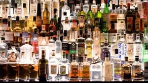 Pathanamthitta Bevco Vigilance inspection: കുറഞ്ഞ മദ്യം കൂടിയ വിലയ്ക്ക് വിറ്റു; മാനേജരുടെ മേശയിൽ കണക്കിൽ പെടാത്ത പണം; പത്തനംതിട്ട ബെവ്കോയിൽ വിജിലൻസ് പരിശോധന Pathanamthitta Bevco Vigilance inspection: കുറഞ്ഞ മദ്യം കൂടിയ വിലയ്ക്ക് വിറ്റു; മാനേജരുടെ മേശയിൽ കണക്കിൽ പെടാത്ത പണം; പത്തനംതിട്ട ബെവ്കോയിൽ വിജിലൻസ് പരിശോധന