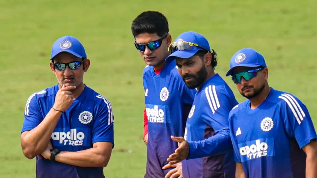 Indian Cricket Team: ഇന്ത്യൻ ക്രിക്കറ്റ് ടീമിൻ്റെ പേര് മാറ്റണമെന്ന് ഹർജി; ബിസിസിഐ ഇന്ത്യയെ പ്രതിനിധീകരിക്കില്ലെന്ന് പറയാനാവില്ലെന്ന് കോടതി Indian Cricket Team: ഇന്ത്യൻ ക്രിക്കറ്റ് ടീമിൻ്റെ പേര് മാറ്റണമെന്ന് ഹർജി; ബിസിസിഐ ഇന്ത്യയെ പ്രതിനിധീകരിക്കില്ലെന്ന് പറയാനാവില്ലെന്ന് കോടതി