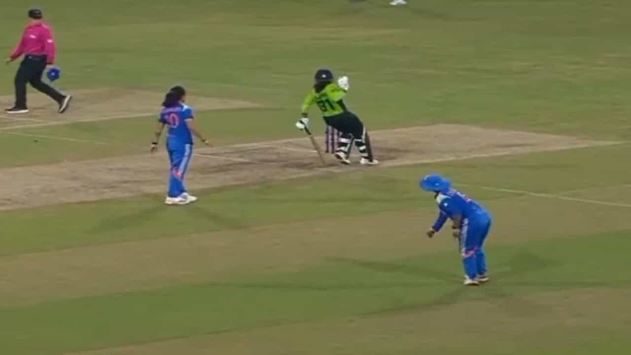 Womens ODI World Cup 2025: പാകിസ്താൻ ബാറ്റർക്ക് നേരെ പന്തെറിഞ്ഞു; അമ്പയർ ഇടപെട്ടിട്ടും മാപ്പ് പറയാതെ ദീപ്തി ശർമ്മ: വിഡിയോ