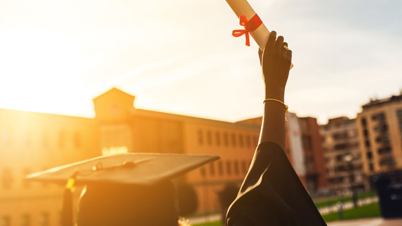 പണം ഉണ്ടാക്കണമെങ്കില്‍ ഇതൊന്നും പഠിച്ചിട്ട് കാര്യമില്ല; ഈ ബിരുദങ്ങളുടെ ‘നിറം മങ്ങി’യെന്ന് പഠനറിപ്പോര്‍ട്ട്‌