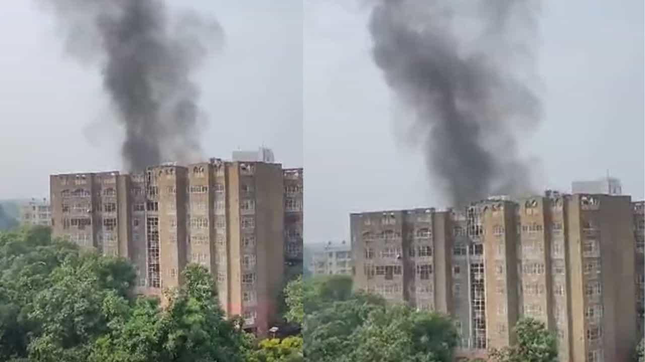 Delhi Fire Accident: ഡൽഹിയിലെ എംപിമാരുടെ ഫ്ലാറ്റിൽ തീപിടിത്തം; അണക്കാനുള്ള ശ്രമം തുടരുന്നു