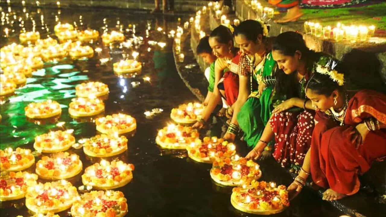 Dev Diwali 2025: ദേവ് ദീപാവലി നവംബർ 4നോ? 5നോ?കൃത്യമായ തീയതി, ശുഭകരമായ സമയം, വിളക്കുകൾ തെളിയിക്കുന്നതിന്റെ പ്രാധാന്യം എന്നിവ നോക്കാം