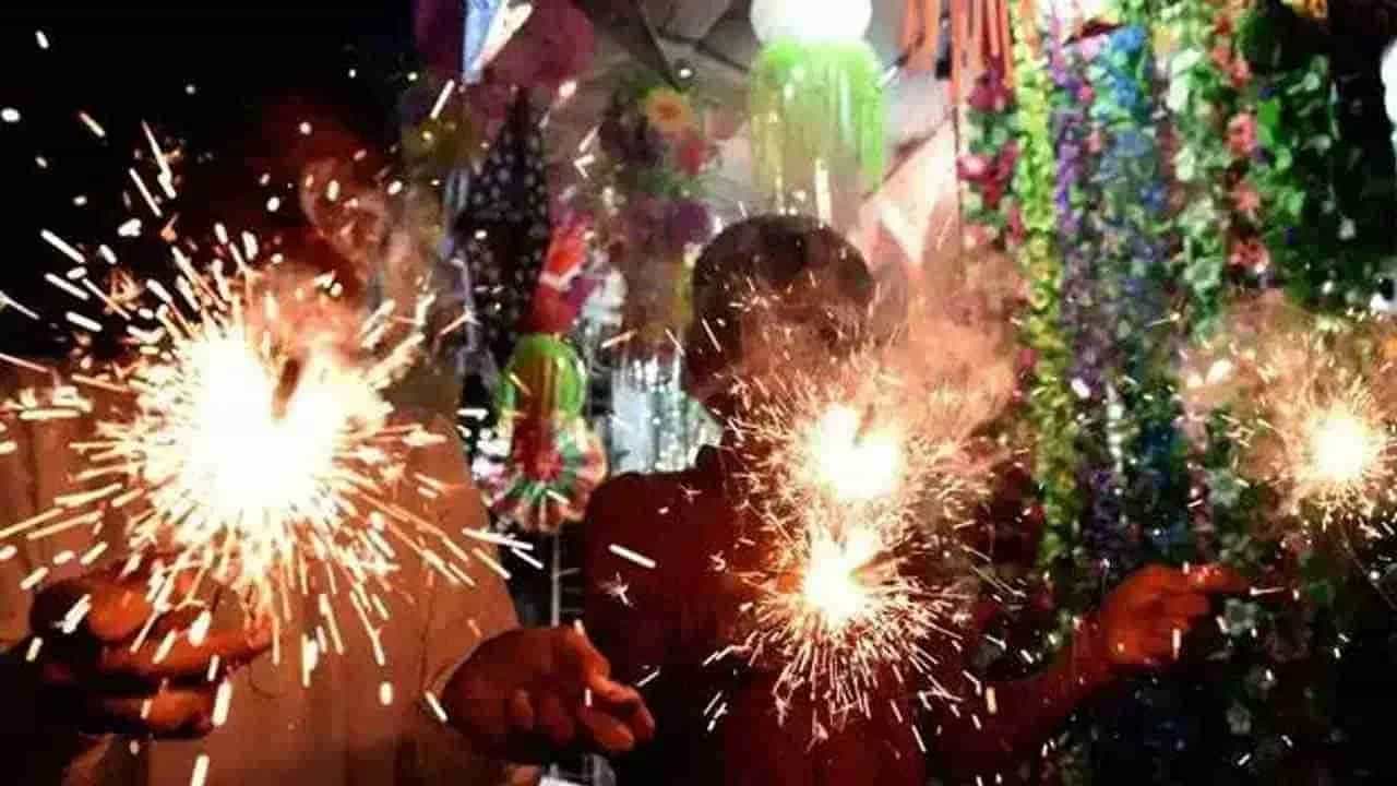 Diwali 2025: ഇന്ത്യയിലെ ദീപാവലി ആഘോഷം റഷ്യ- യുക്രൈൻ യുദ്ധത്തിലെ 3 ദിവസത്തെ ബോംബാക്രമണത്തിന് തുല്യം; റിപ്പോർട്ട് Diwali 2025: ഇന്ത്യയിലെ ദീപാവലി ആഘോഷം റഷ്യ- യുക്രൈൻ യുദ്ധത്തിലെ 3 ദിവസത്തെ ബോംബാക്രമണത്തിന് തുല്യം; റിപ്പോർട്ട്