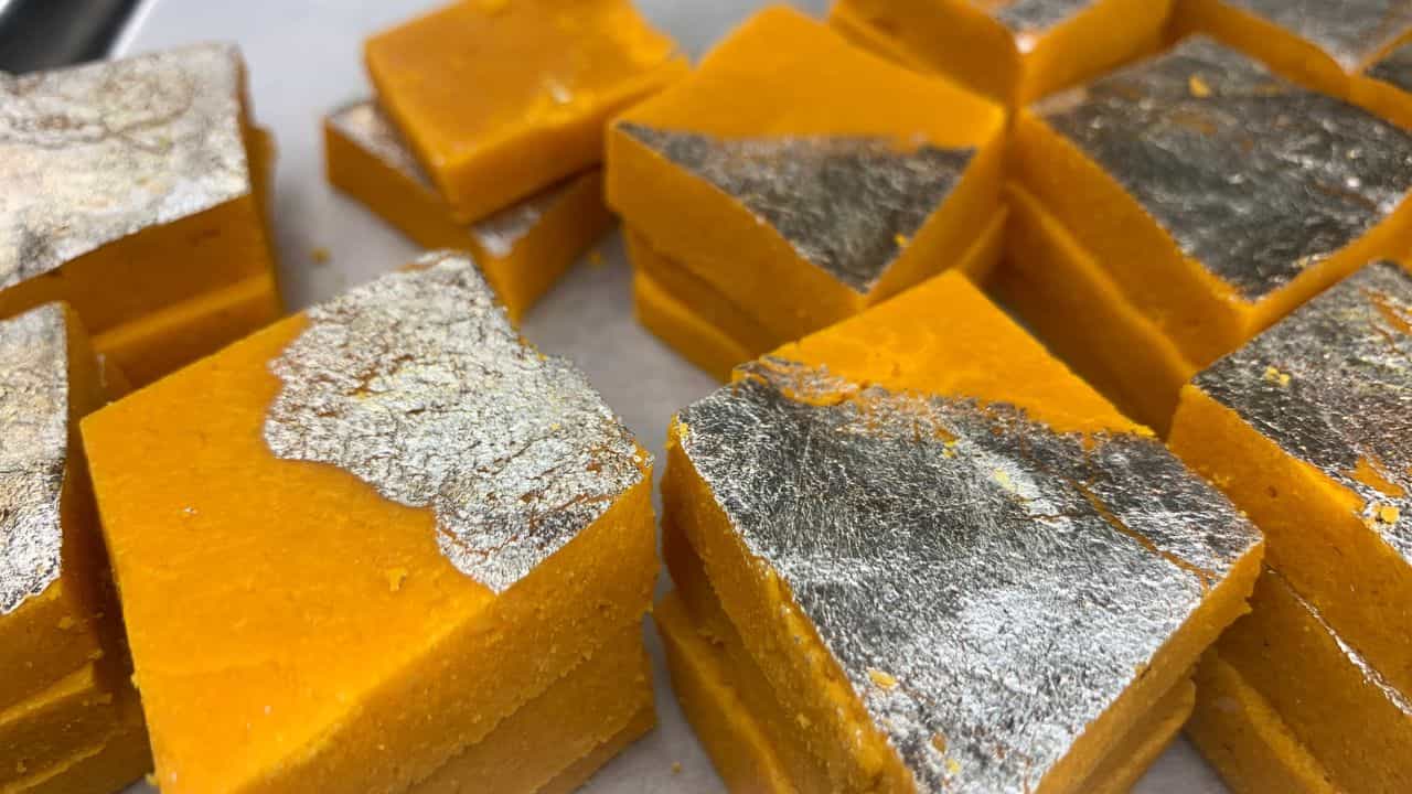 Diwali Recipe: കൊതിയൂറും പരമ്പരാ​ഗത രുചി; ഈ ദീപാവലിക്ക് മിൽക്ക് കേക്ക് തയ്യാറാക്കിയാലോ