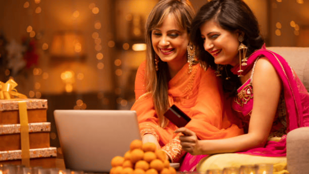 Diwali 2025: ക്രെഡിറ്റ് കാർഡ് ഉപയോഗിച്ചാണോ ദീപാവലി ഷോപ്പിംഗ്? ഇക്കാര്യങ്ങൾ ശ്രദ്ധിക്കാം…