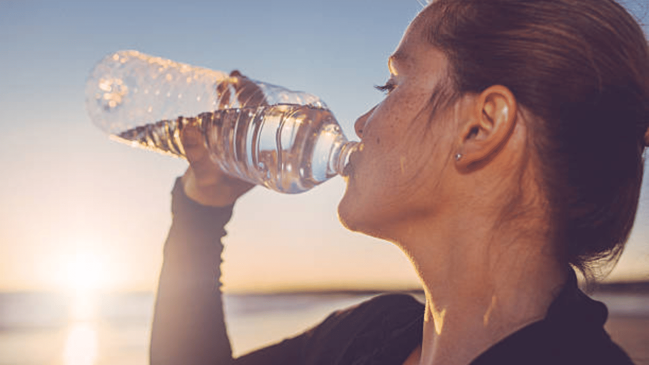 Drinking Water: ദിവസവും 3 ലിറ്റർ വെള്ളം കുടിക്കാറുണ്ടോ? ശരീരത്തിൽ സംഭവിക്കുന്നത് ഇത്...