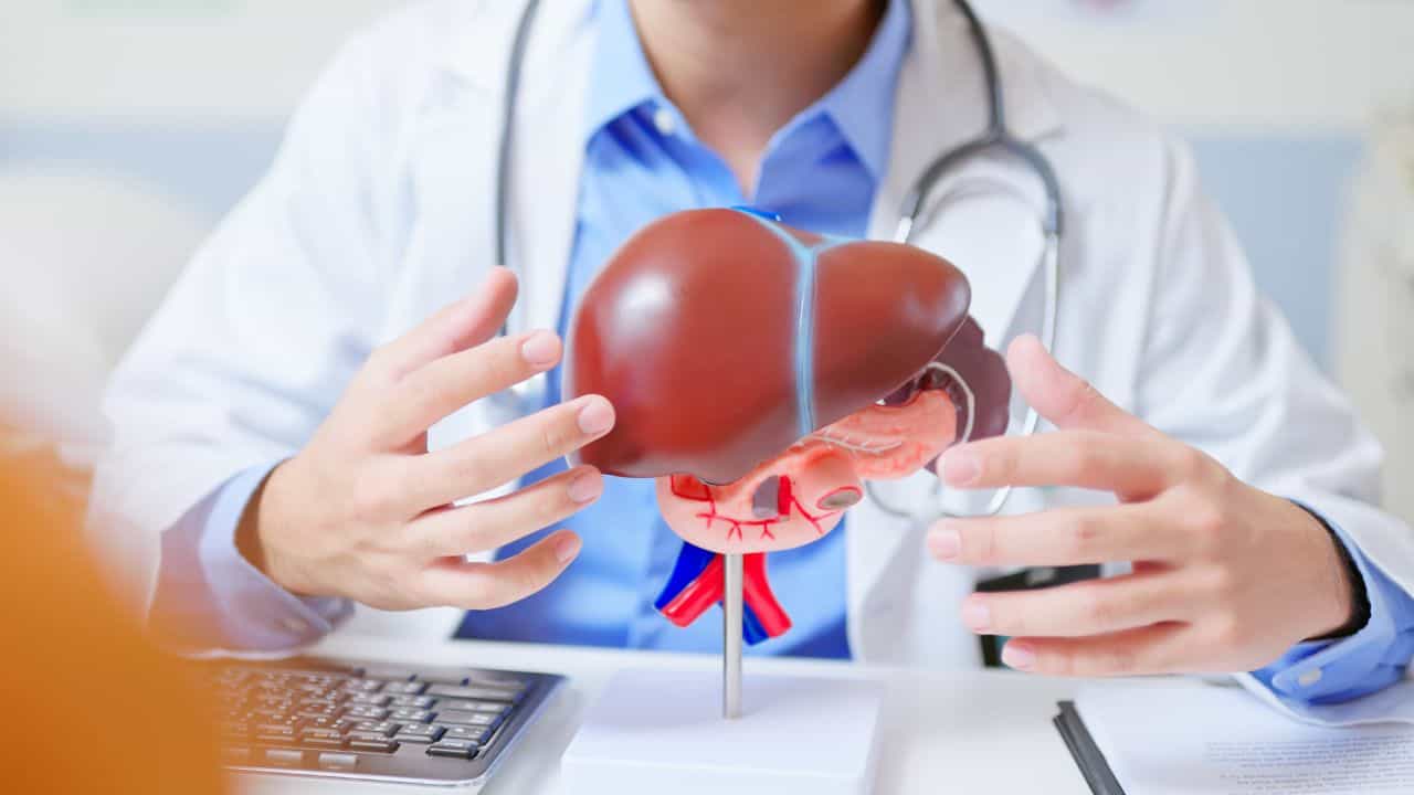 Fatty Liver Symptoms: വാരിയെല്ലുകൾക്ക് താഴെ വേദനയുണ്ടോ? ശ്രദ്ധിക്കണം; ഇതും ഫാറ്റി ലിവർ ലക്ഷണമാകാം Fatty Liver Symptoms: വാരിയെല്ലുകൾക്ക് താഴെ വേദനയുണ്ടോ? ശ്രദ്ധിക്കണം; ഇതും ഫാറ്റി ലിവർ ലക്ഷണമാകാം