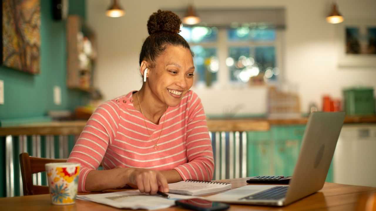 FIRE Score: റിട്ടയര് ചെയ്യാനായി 55 വയസുവരെ കാത്തിരിക്കേണ്ട; അറിയാം ഫയര് സ്കോര് എന്താണെന്ന് FIRE Score: റിട്ടയര് ചെയ്യാനായി 55 വയസുവരെ കാത്തിരിക്കേണ്ട; അറിയാം ഫയര് സ്കോര് എന്താണെന്ന്