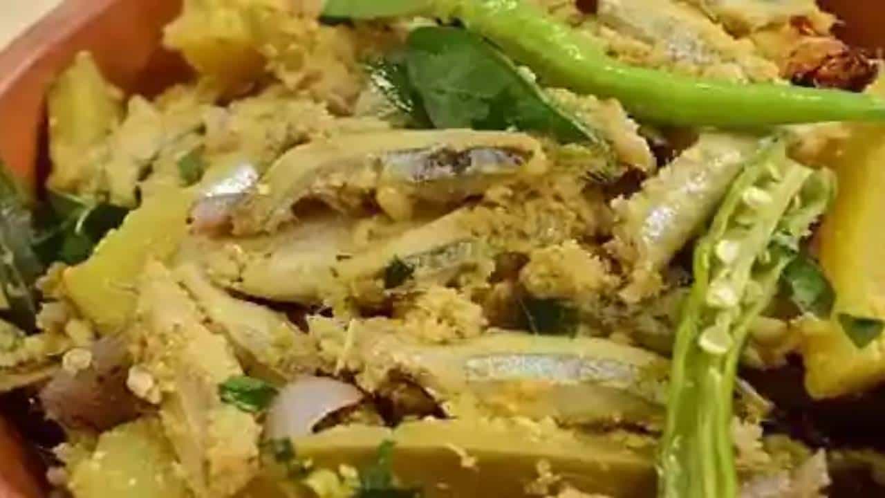 Fish Avial Recipe: പച്ചക്കറി ഇഷ്ടമില്ലാത്തവർ പോലും കൊതിയോടെ കഴിക്കും; നെത്തോലി കൊണ്ട് മീൻ അവിയൽ തയ്യാറാക്കാം