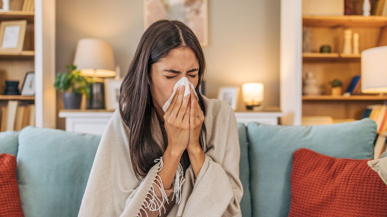 Flu Recovery: പനി വിട്ടുമാറുന്നില്ലേ? അതിവേ​ഗ ആശ്വാസത്തിന് ഈ ദുശീലങ്ങൾ ഒഴിവാക്കൂ